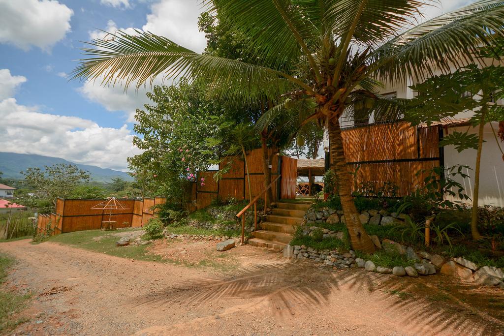Hilltop Pool&Villa Puerto Princesa Exteriör bild